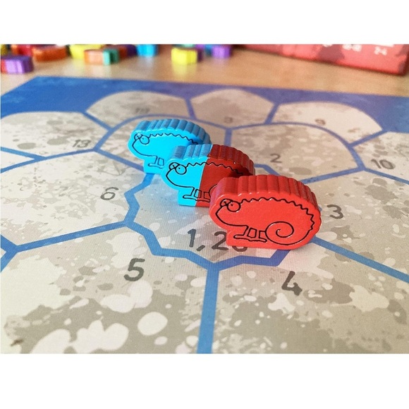 NWT Life of a Chameleon -Mensa Select Strategic Board Game for Adults & Families - Picture 5 of 10